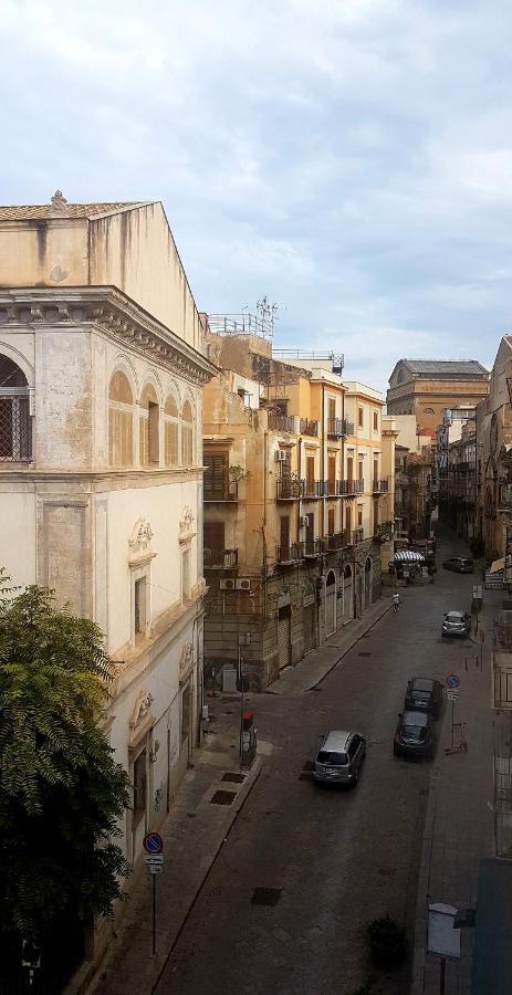 Sweet Home In The City Center Palermo Exterior photo