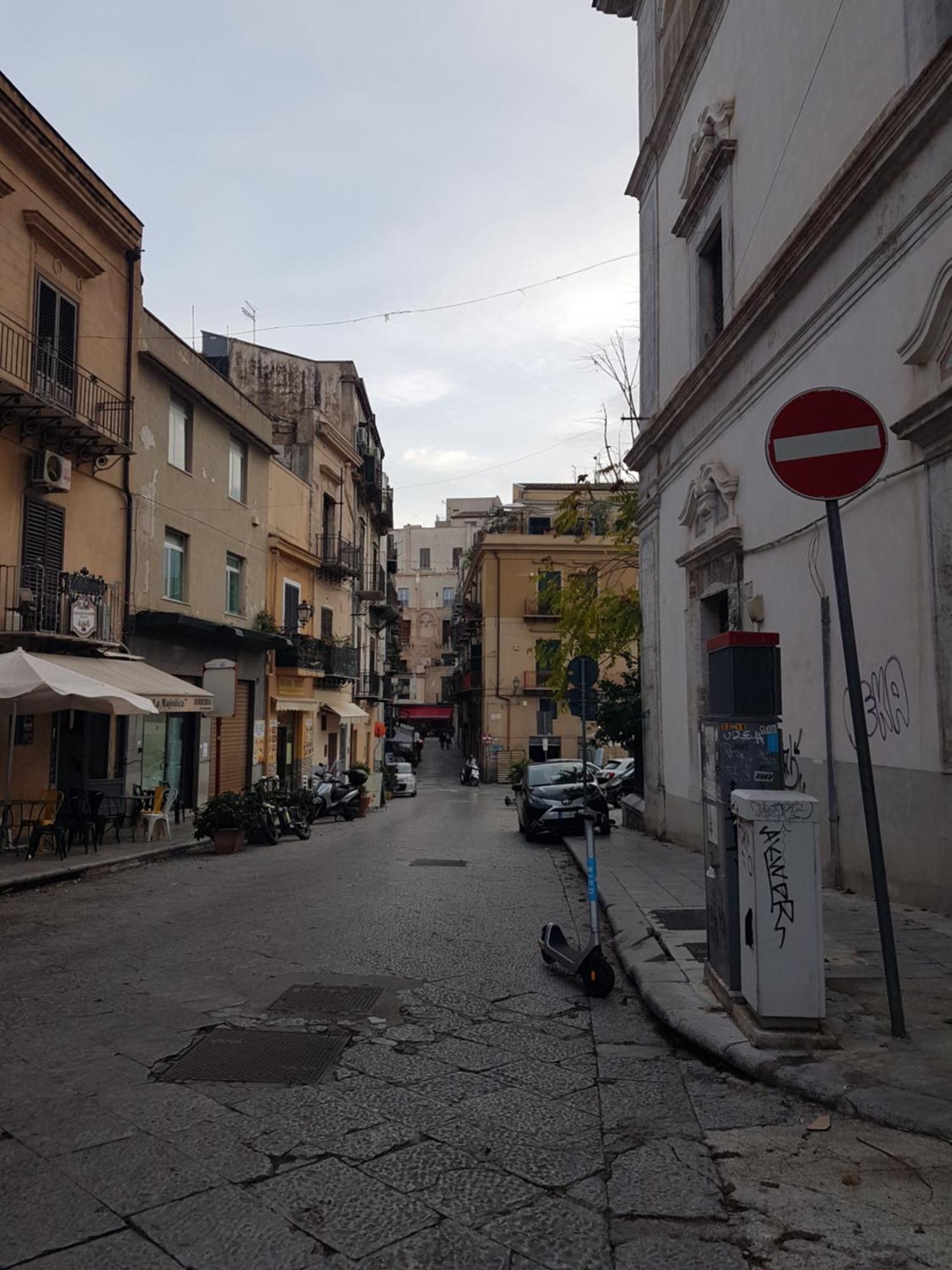 Sweet Home In The City Center Palermo Exterior photo